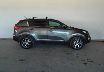 Подержанный автомобиль Kia Sportage 2011 года (8 фото)