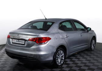 Подержанный автомобиль Citroen C4 Sedan 2013 года (5 фото)