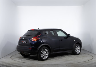 Подержанный автомобиль Nissan Juke 2011 года (5 фото)