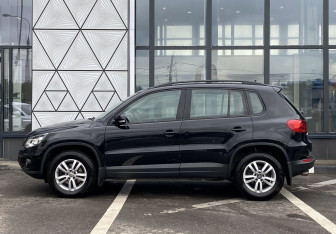 Подержанный автомобиль Volkswagen Tiguan 2011 года (8 фото)