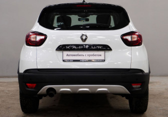 Подержанный автомобиль Renault Kaptur 2017 года (6 фото)
