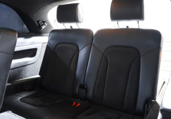 Подержанный автомобиль Audi Q7 2009 года (11 фото)