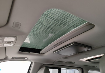 Подержанный автомобиль Hyundai Grand Starex 2015 года (18 фото)