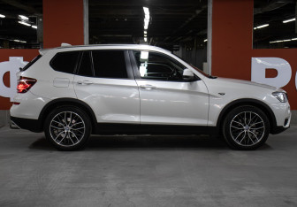 Подержанный автомобиль BMW X3 2015 года (4 фото)