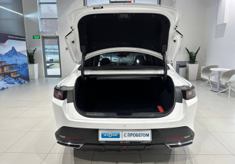 Подержанный автомобиль Changan Lamore 2023 года (6 фото)