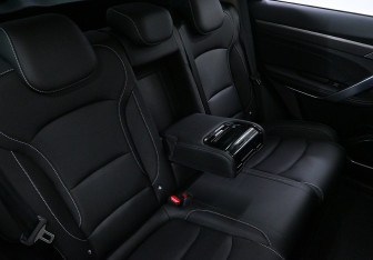 Подержанный автомобиль Geely Atlas Pro 2023 года (13 фото)