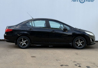 Подержанный автомобиль Peugeot 408 2013 года (4 фото)