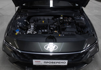 Подержанный автомобиль Hyundai Elantra Sedan 2024 года (9 фото)