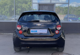 Подержанный автомобиль Chevrolet Aveo Hatchback 2013 года (6 фото)