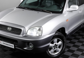 Подержанный автомобиль Hyundai Santa Fe 2002 года (22 фото)