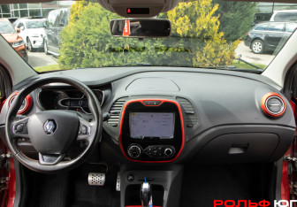 Подержанный автомобиль Renault Kaptur 2018 года (10 фото)