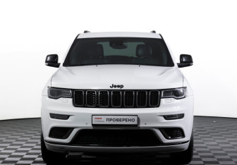 Подержанный автомобиль Jeep Grand Cherokee 2021 года (2 фото)