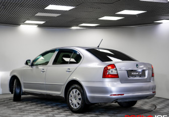 Подержанный автомобиль Skoda Octavia Liftback 2013 года (21 фото)