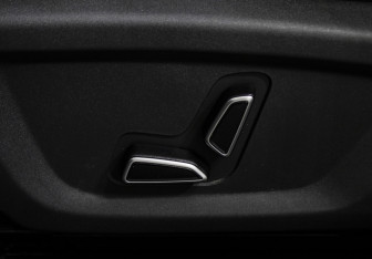 Подержанный автомобиль Changan UNI-V 2023 года (19 фото)