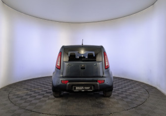 Подержанный автомобиль Kia Soul 2011 года (6 фото)