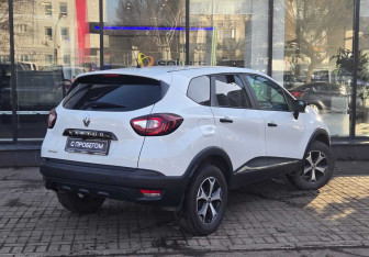 Подержанный автомобиль Renault Kaptur 2018 года (8 фото)