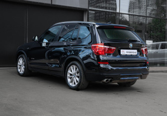 Подержанный автомобиль BMW X3 2015 года (6 фото)