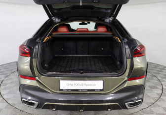 Подержанный автомобиль BMW X6 2021 года (9 фото)