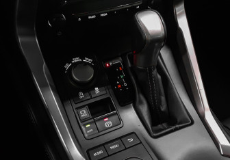 Подержанный автомобиль Lexus NX 2014 года (16 фото)