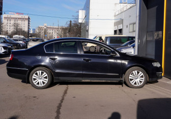 Подержанный автомобиль Volkswagen Passat Sedan 2010 года (5 фото)
