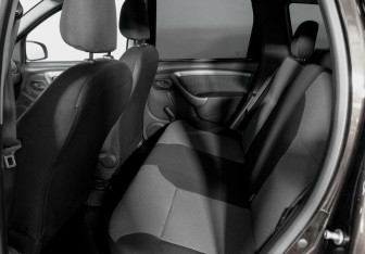 Подержанный автомобиль Renault Duster 2015 года (11 фото)