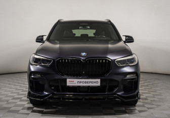 Подержанный автомобиль BMW X5 2019 года (3 фото)