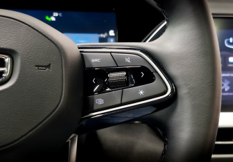 Подержанный автомобиль Geely Monjaro 2024 года (27 фото)