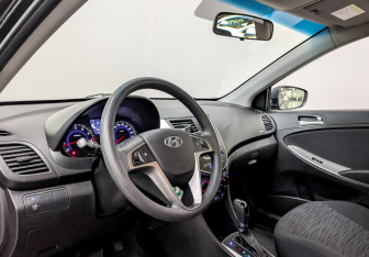 Подержанный автомобиль Hyundai Solaris Sedan 2015 года (16 фото)