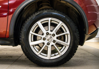 Подержанный автомобиль Nissan Juke 2014 года (21 фото)