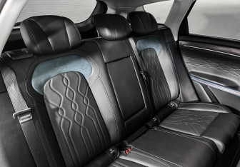 Подержанный автомобиль Voyah Free 2024 года (12 фото)