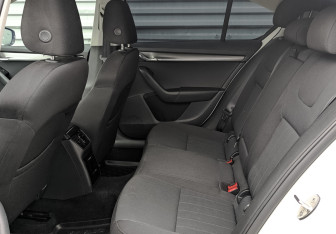 Подержанный автомобиль Skoda Octavia Liftback 2019 года (12 фото)