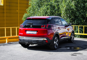 Подержанный автомобиль Peugeot 3008 2017 года (4 фото)