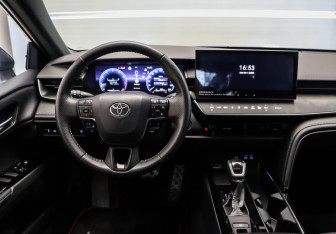 Новый Toyota Camry Sedan 2024 (8 фото)