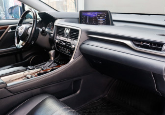 Подержанный автомобиль Lexus RX 2015 года (9 фото)