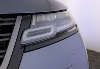 Подержанный автомобиль Land Rover Range Rover Velar 2017 года (11 фото)