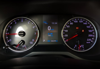 Подержанный автомобиль Toyota RAV4 2021 года (13 фото)