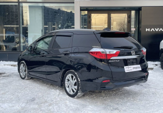 Подержанный автомобиль Honda Shuttle Wagon 2016 года (7 фото)