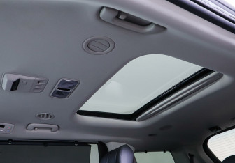 Подержанный автомобиль Kia Carnival 2021 года (27 фото)