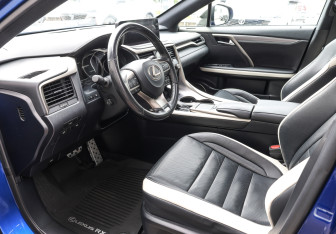 Подержанный автомобиль Lexus RX 2019 года (16 фото)