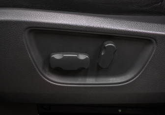 Подержанный автомобиль Mitsubishi Pajero Sport 2016 года (23 фото)