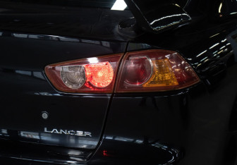 Подержанный автомобиль Mitsubishi Lancer Sedan 2007 года (21 фото)