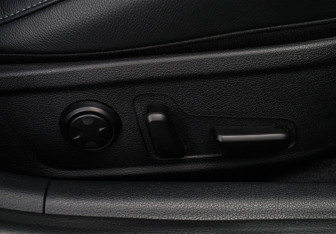 Подержанный автомобиль Kia Stinger 2018 года (16 фото)