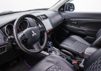 Подержанный автомобиль Mitsubishi ASX 2012 года (9 фото)