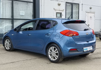 Подержанный автомобиль Kia Ceed Hatchback 2012 года (7 фото)