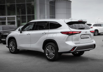 Новый Toyota Highlander 2025 (4 фото)