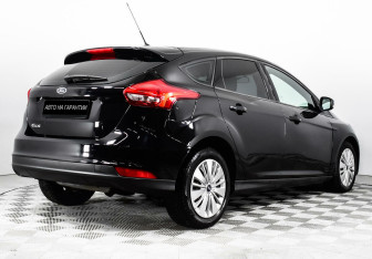Подержанный автомобиль Ford Focus Hatchback 2016 года (5 фото)