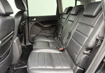 Подержанный автомобиль Ford C-MAX 2007 года (11 фото)