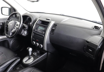 Подержанный автомобиль Nissan X-Trail 2014 года (7 фото)