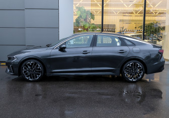 Подержанный автомобиль Kia K5 2024 года (4 фото)