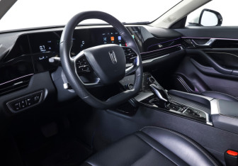 Подержанный автомобиль FAW Bestune B70 2023 года (16 фото)